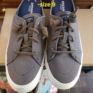Women's Sperry Topsiders, size 9